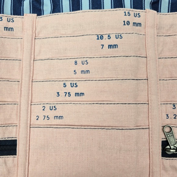 Della Q Pink Linen Knitting Needle Organizer Tri-Fold Circular Needle Case - Picture 7 of 10